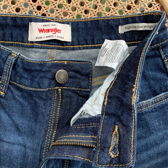 High Rise True Straight Wranglers - Picture 5 of 6